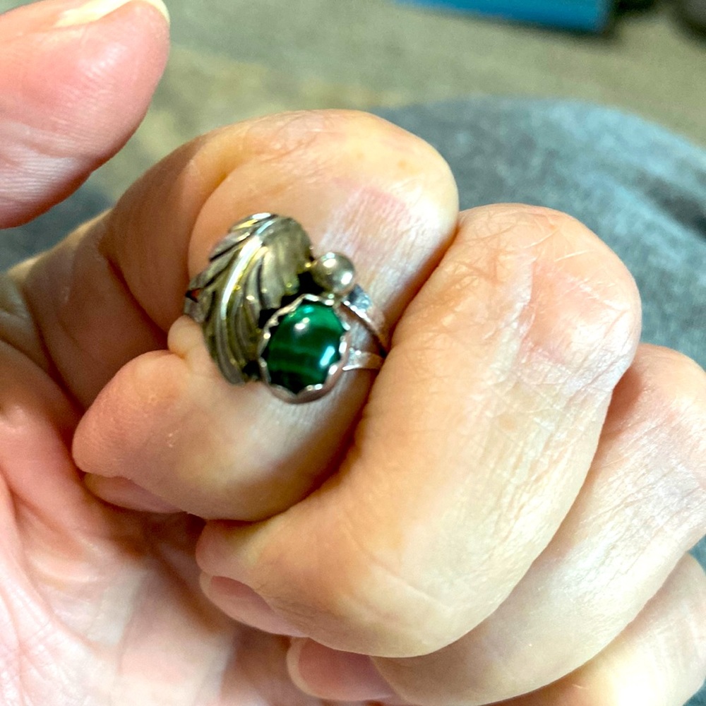 Native Navajo ring with malachite stone, sterling with Eva signature sz 5.5